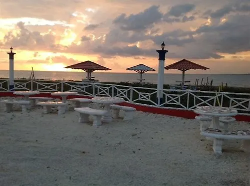 Idlers' Rest Beach Hotel Black River